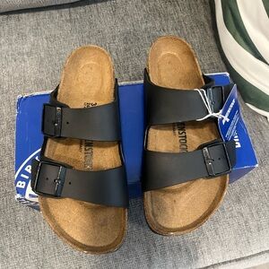 Arizona Birkenstocks black NEW IN BOX size 38 7